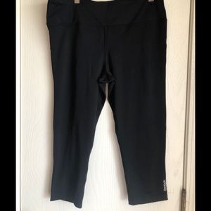 Reebok Women's black leggings xl Capri